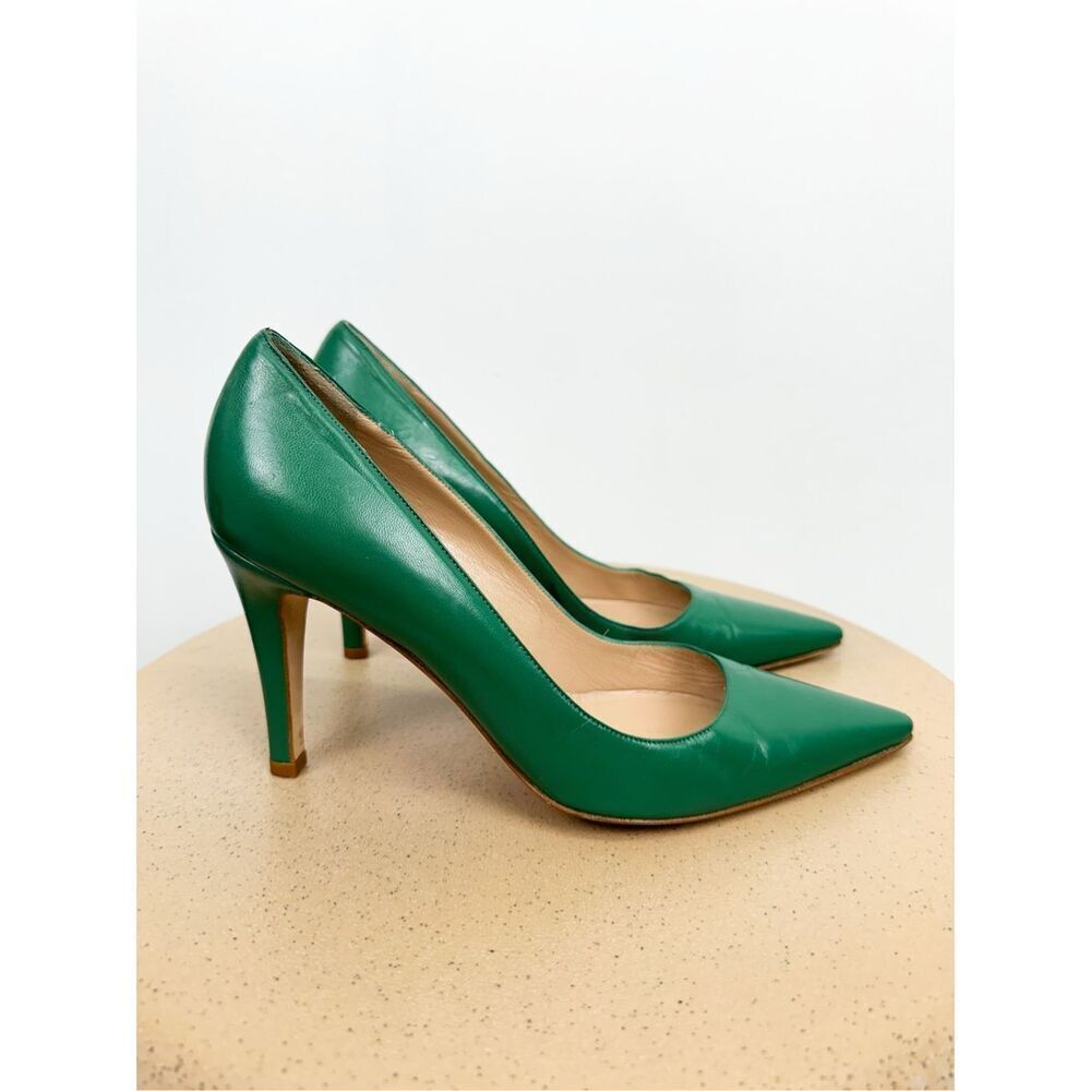 Manolo Blahnik Women’s Leather Kelly Green Leather Point Toe 3.5” Pumps - Picture 2 of 16